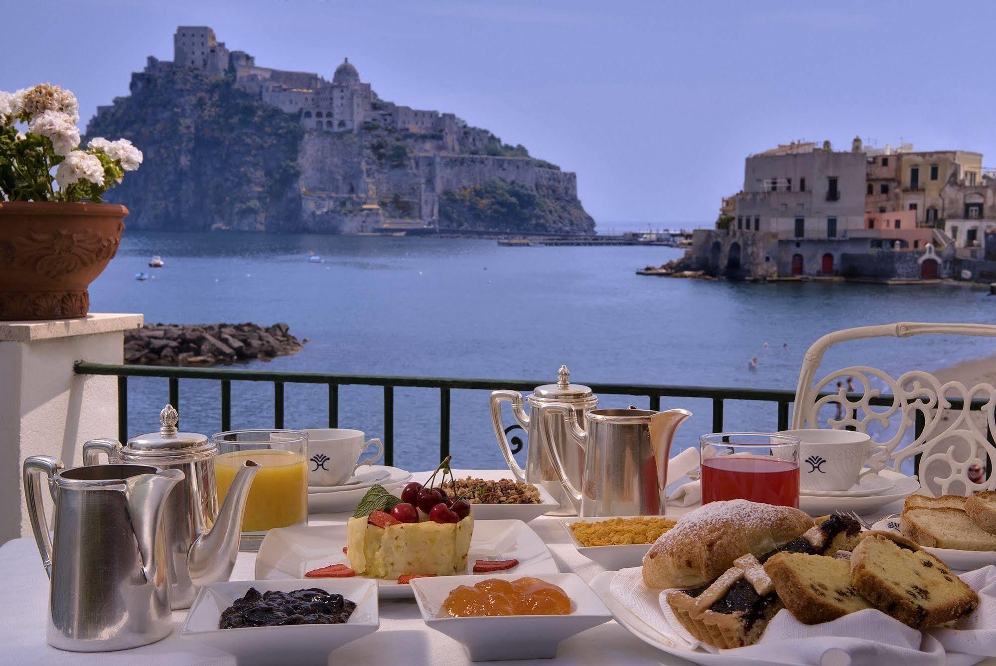 Miramare E Castello Hotel Ísquia Restaurante foto
